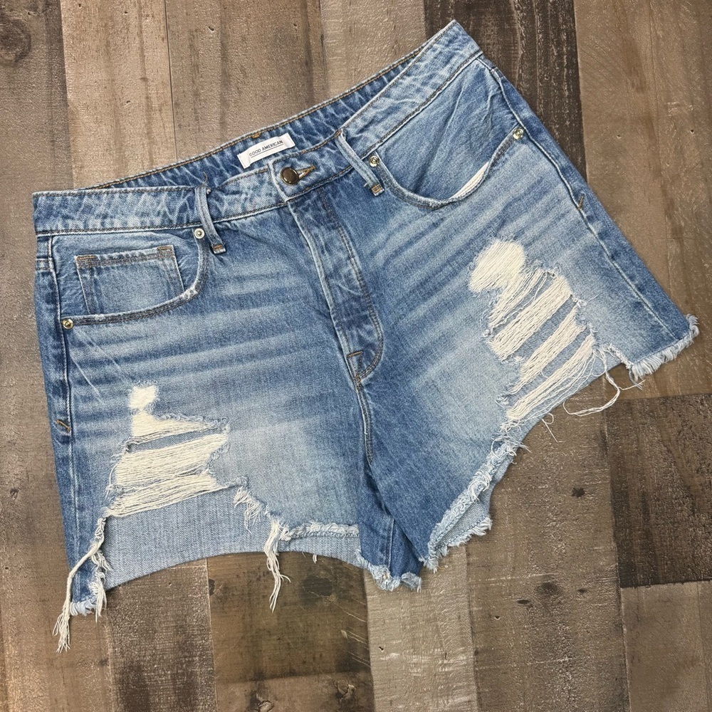 Good American Button Fly Distressed Jean Shorts 10/30